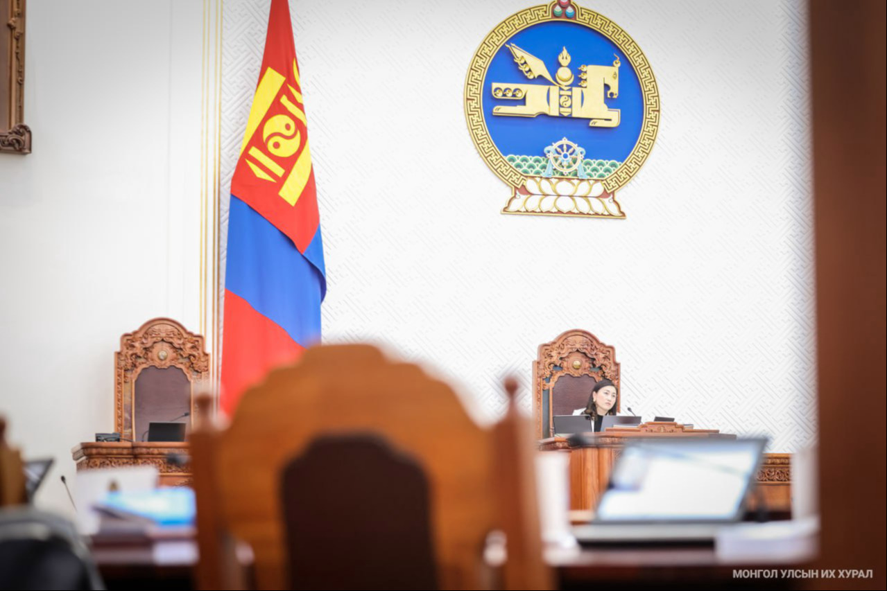 Монгол Улсын 2026 оны төсвийн хүрээний мэдэгдэл, 2027-2028 оны төсвийн төсөөллийн тухай хуульд өөрчлөлт оруулах тухай хуулийн төслийн нэг дэх хэлэлцүүлгийг хийлээ